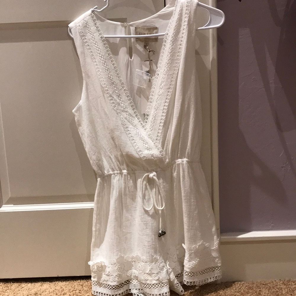 White Nordstrom romper. Size Small.